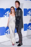 PEOPLE -  MTV Video Music Awards: Promis präsentieren sich mehr oder weniger modisch