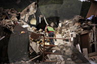 NEWS - Erdbeben in Italien: Aufräumarbeiten und Hilfeleistungen