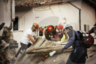 NEWS - Erdbeben in Italien: Aufräumarbeiten und Hilfeleistungen