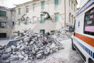 NEWS - Erdbeben in Italien: Aufräumarbeiten und Hilfeleistungen