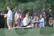 EXKLUSIV - Kesha mit Freunden beim Picknick in Santa Monica
