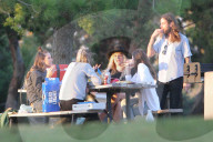 EXKLUSIV - Kesha mit Freunden beim Picknick in Santa Monica