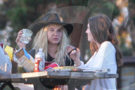 EXKLUSIV - Kesha mit Freunden beim Picknick in Santa Monica