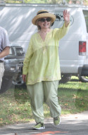 NEWS - Hillary und Bill Clinton mit ihren Hunden in East Hampton unterwegs
