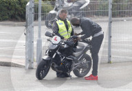 EXKLUSIV - Usain Bolt nimmt Fahrstunden zum Tšff fahren