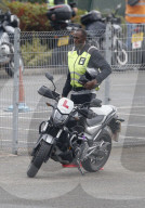 EXKLUSIV - Usain Bolt nimmt Fahrstunden zum Tšff fahren