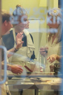 PEOPLE - Cameron DIaz feierte ihren Geburtstag in einer Kochschule
