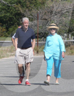 NEWS - Kleine Sommerfrische: Hillary und Bill Clinton in den Hamptons