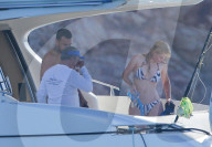 PEOPLE - French Montana und Iggy Azalea geniessen das Meer vor Cabo 