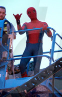 PEOPLE - Tom Holland steht als Spider-Man vor der Linse