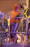PEOPLE - Tom Holland steht als Spider-Man vor der Linse