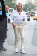 PEOPLE - Rod Stewart besucht mit der ganzen Familie das Nellos in New York