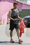 PEOPLE - Joe Jonas verlässt das Gym in Hollywood