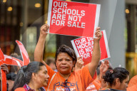 NEWS - New York: Puertoricaner demonstrieren gegen UBS
