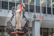 NEWS - New York: Puertoricaner demonstrieren gegen UBS
