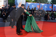 PEOPLE - Filmfestival Venedig: Schauspielerin Moon So-ri hauts voll aud den roten Teppich