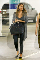 PEOPLE - Jessica Alba auf dem Weg zum Arzttermin