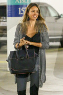 PEOPLE - Jessica Alba auf dem Weg zum Arzttermin