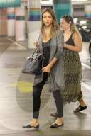PEOPLE - Jessica Alba auf dem Weg zum Arzttermin