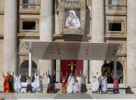 NEWS - Rom: Papst Franziskus spricht Mutter Teresa heilig