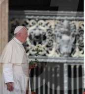 NEWS - Rom: Papst Franziskus spricht Mutter Teresa heilig