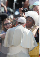 NEWS - Rom: Papst Franziskus spricht Mutter Teresa heilig