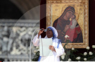 NEWS - Rom: Papst Franziskus spricht Mutter Teresa heilig