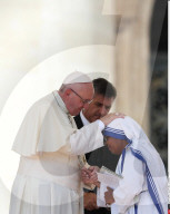 NEWS - Rom: Papst Franziskus spricht Mutter Teresa heilig