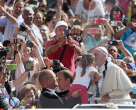 NEWS - Rom: Papst Franziskus spricht Mutter Teresa heilig