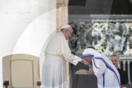 NEWS - Rom: Papst Franziskus spricht Mutter Teresa heilig