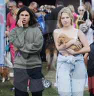 PEOPLE - Promis zeigen eine Herz für Hunde: 'Pup Aid' in Primrose Hill