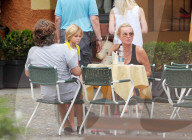 EXKLUSIV - Chloe Green macht Ferien und turtelt in Portofino und St.Tropez