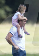 EXKLUSIV - Mia Tindall turnt mit Mike am Rande des Wellington Horse Trials in Hook