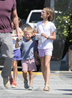 PEOPLE - Ben Affleck mit seinen Kindern in LA unterwegs