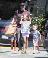 PEOPLE - Ben Affleck mit seinen Kindern in LA unterwegs