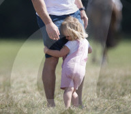 EXKLUSIV - Mia Tindall turnt mit Mike am Rande des Wellington Horse Trials in Hook