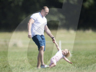 EXKLUSIV - Mia Tindall turnt mit Mike am Rande des Wellington Horse Trials in Hook
