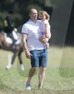 EXKLUSIV - Mia Tindall turnt mit Mike am Rande des Wellington Horse Trials in Hook