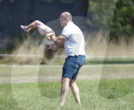 EXKLUSIV - Mia Tindall turnt mit Mike am Rande des Wellington Horse Trials in Hook
