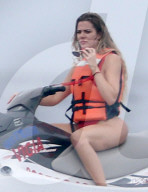 EXKLUSIV - Khloe Kardashian und Tristan Thompson fahren Jet Ski in Mexiko