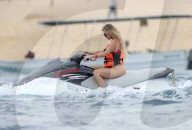 EXKLUSIV - Khloe Kardashian und Tristan Thompson fahren Jet Ski in Mexiko