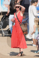 PEOPLE - January Jones mit Klein Xander am Chili Cook-Off in Malibu