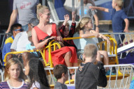 PEOPLE - January Jones mit Klein Xander am Chili Cook-Off in Malibu