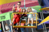 PEOPLE - January Jones mit Klein Xander am Chili Cook-Off in Malibu