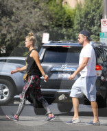 EXKLUSIV - Nina Agdal und Leonardo DiCaprio bummeln in New York