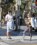 EXKLUSIV - Nina Agdal und Leonardo DiCaprio bummeln in New York