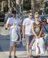 EXKLUSIV - Nina Agdal und Leonardo DiCaprio bummeln in New York