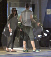 PEOPLE - Simon Cowell mit der Familie in Beverly Hills unterwegs