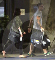 PEOPLE - Simon Cowell mit der Familie in Beverly Hills unterwegs