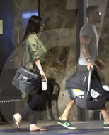 PEOPLE - Simon Cowell mit der Familie in Beverly Hills unterwegs